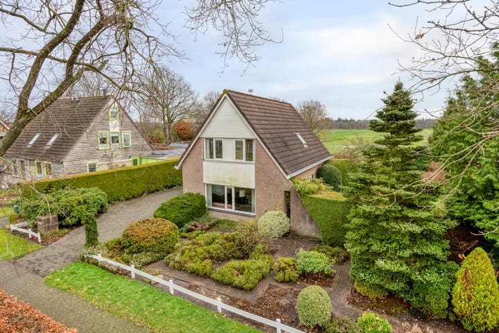 Photo 31 of P.W. Janssenlaan 8