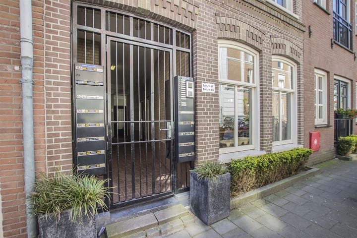 Photo 2 of Eerste Boerhaavestraat 8-E
