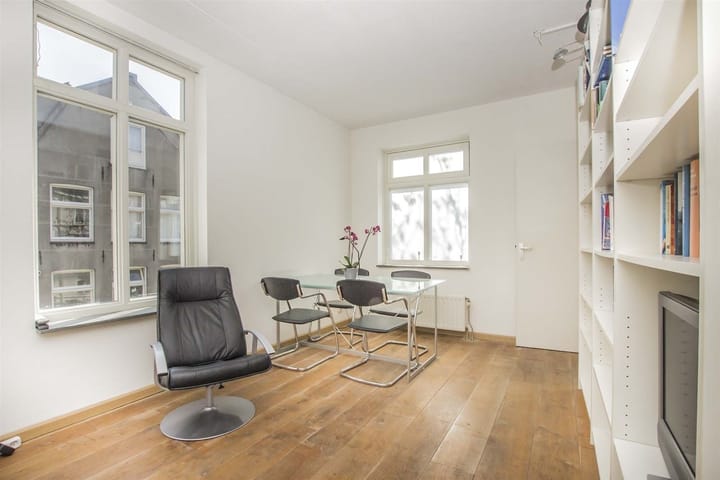 Photo 13 of Eerste Boerhaavestraat 8-E