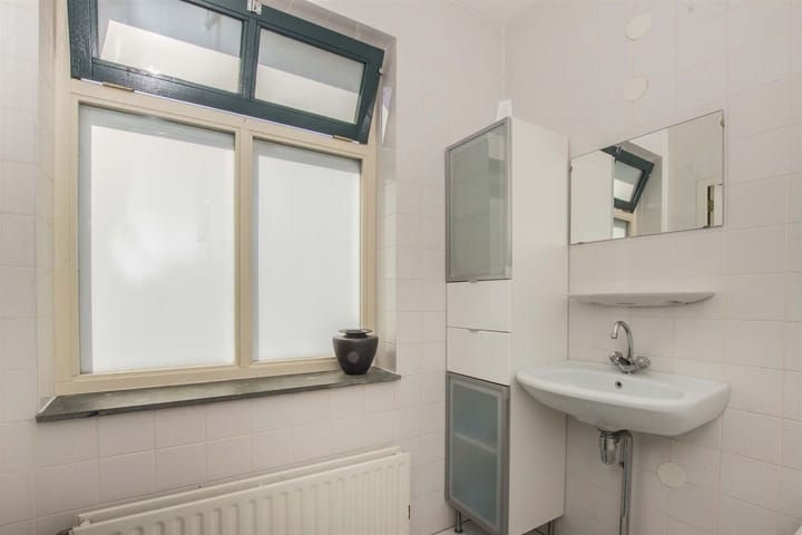 Photo 20 of Eerste Boerhaavestraat 8-E