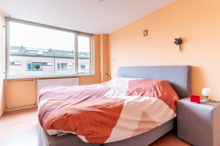 Photo 4 of Tuinfluiterstraat 8