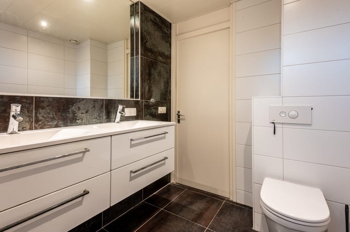 Photo 5 of Tuinfluiterstraat 8