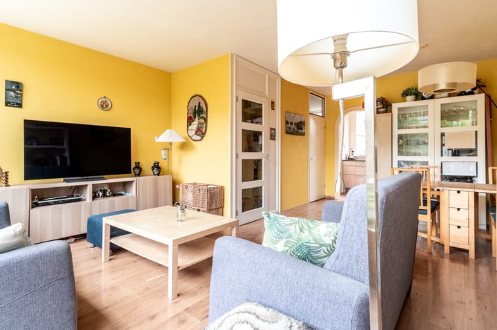 Photo 9 of Tuinfluiterstraat 8