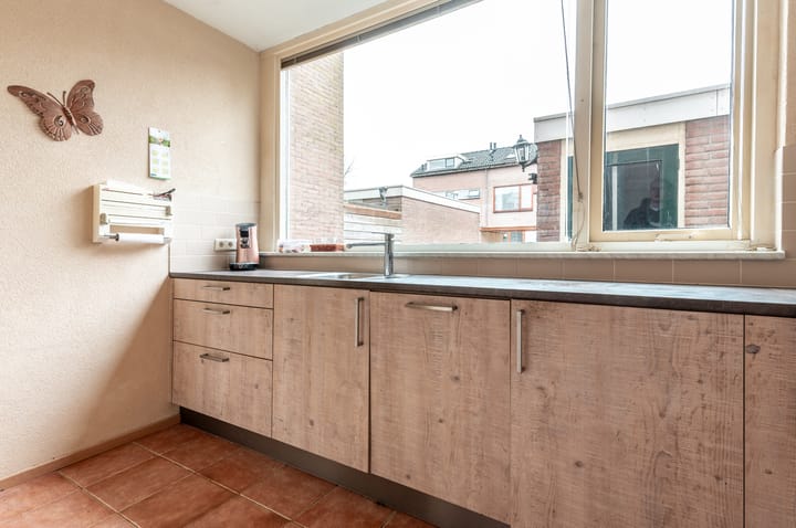 Photo 14 of Tuinfluiterstraat 8