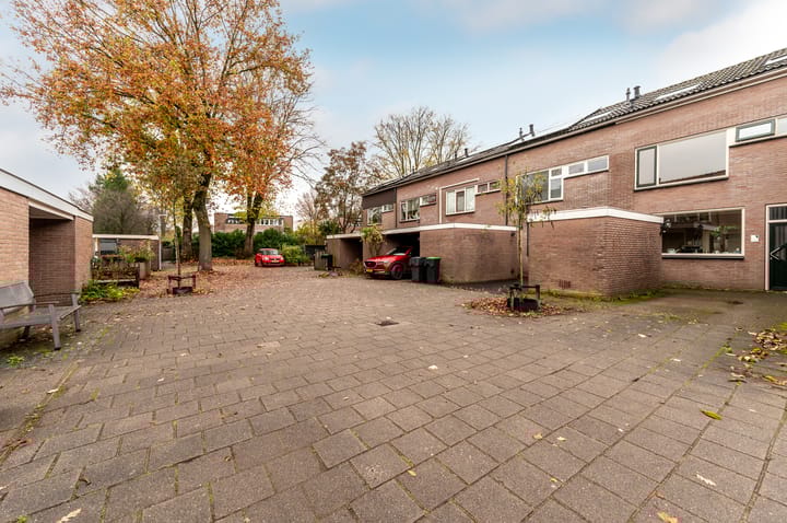 Photo 34 of Tuinfluiterstraat 8