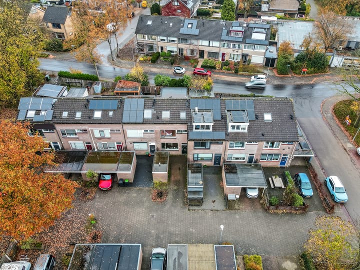 Photo 36 of Tuinfluiterstraat 8