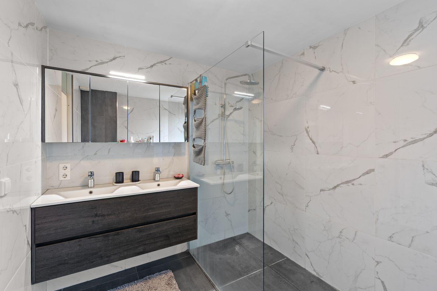 Photo 5 of Isabelladonk 40