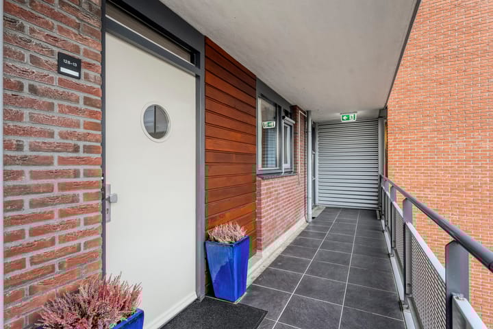 Photo 11 of Grotestraat 128-13