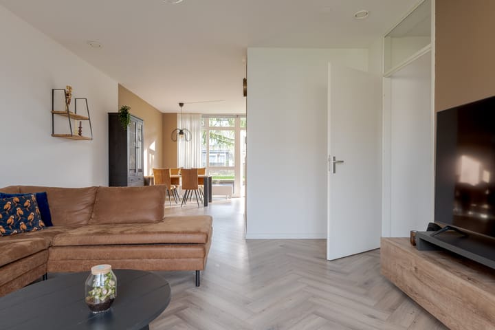 Foto 9 van Puntkroos 44