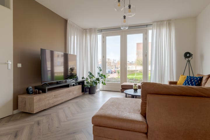 Foto 11 van Puntkroos 44