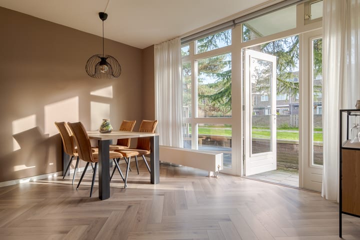 Foto 15 van Puntkroos 44