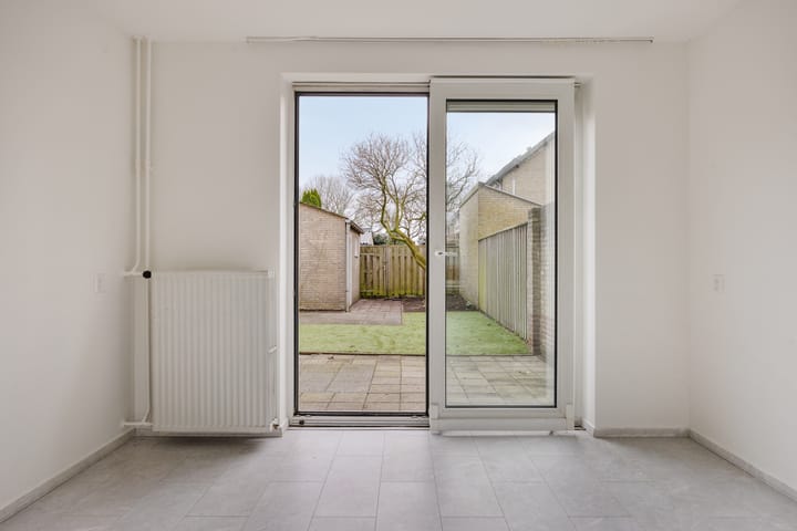 Foto 13 van Van Limburg Stirumstraat 32