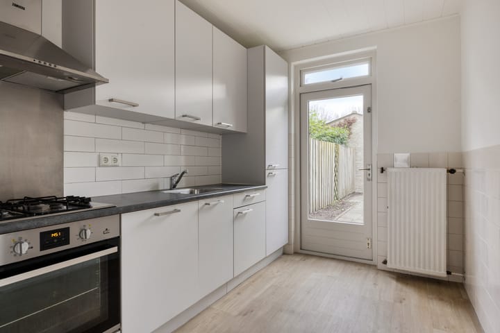 Foto 14 van Van Limburg Stirumstraat 32