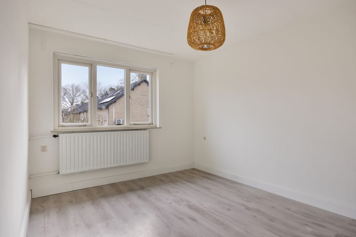 Foto 20 van Van Limburg Stirumstraat 32