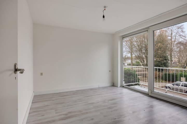 Foto 25 van Van Limburg Stirumstraat 32