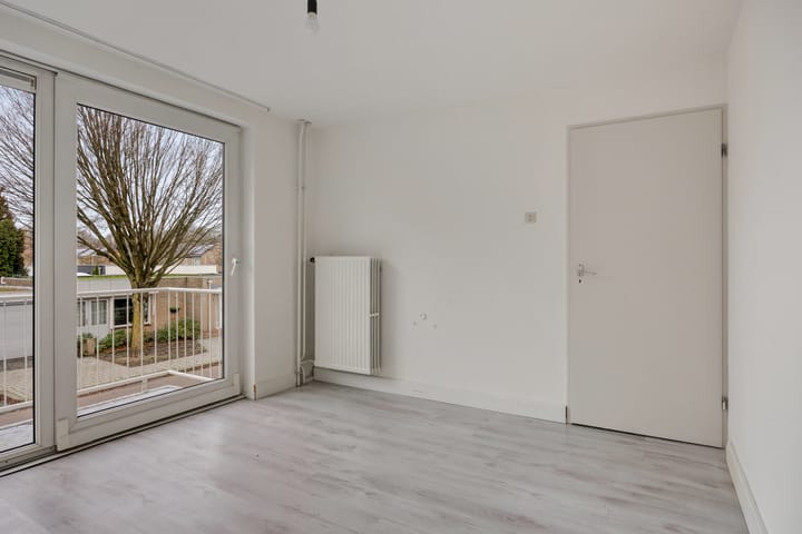 Foto 26 van Van Limburg Stirumstraat 32