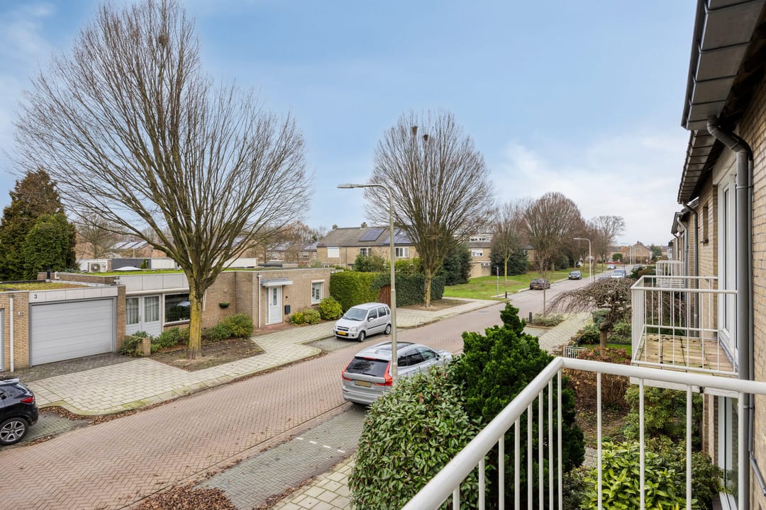 Foto 28 van Van Limburg Stirumstraat 32