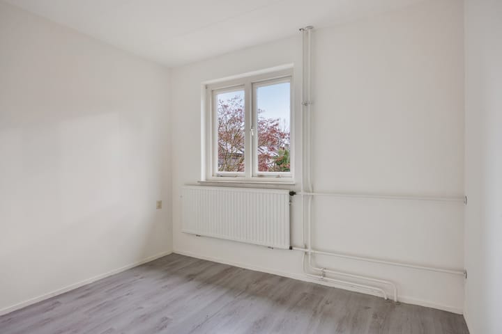 Foto 29 van Van Limburg Stirumstraat 32