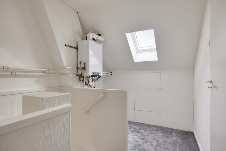 Foto 31 van Van Limburg Stirumstraat 32