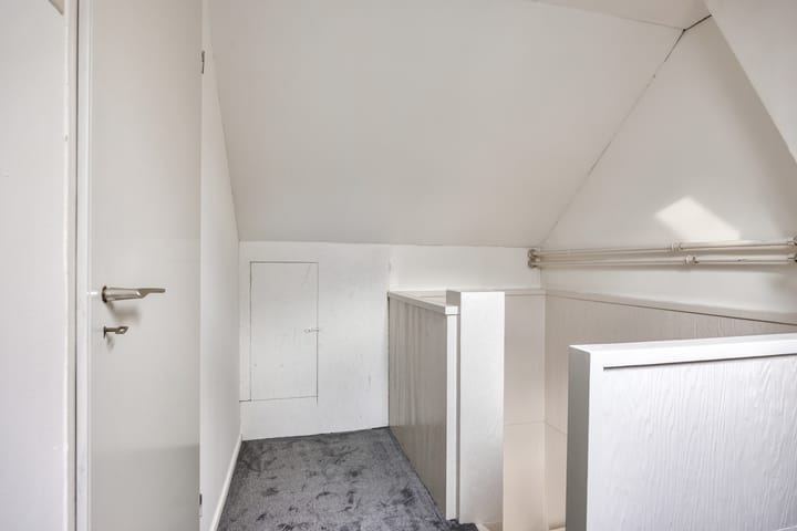 Foto 32 van Van Limburg Stirumstraat 32