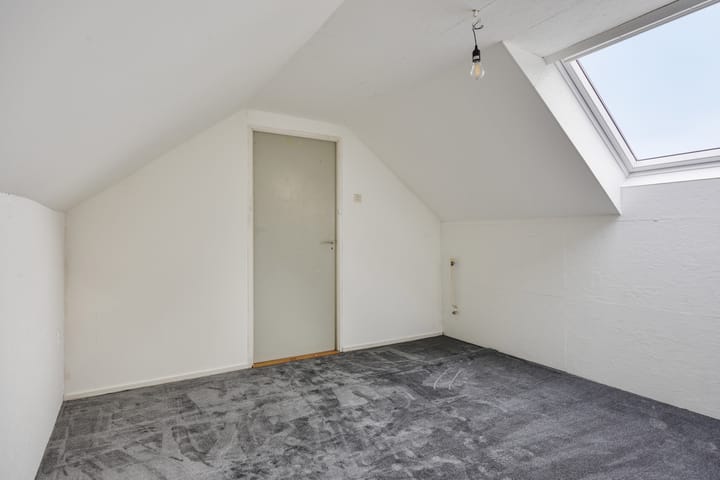 Foto 34 van Van Limburg Stirumstraat 32