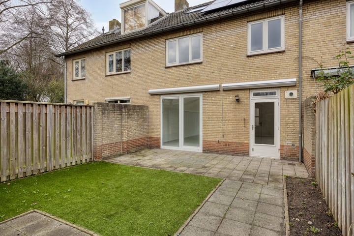 Foto 38 van Van Limburg Stirumstraat 32