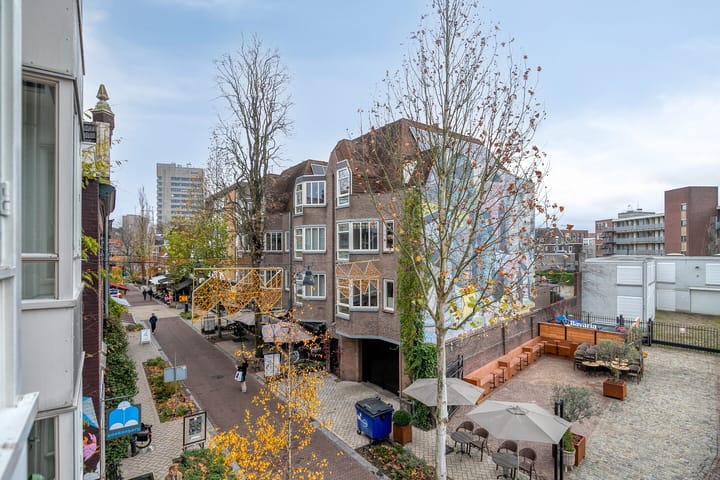 Photo 14 of Prins Hendrikstraat 79