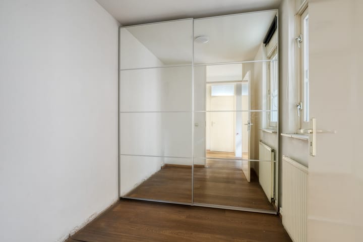 Photo 22 of Prins Hendrikstraat 79