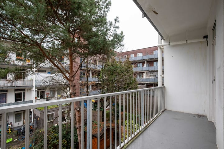 Photo 3 of Balboastraat 38-2