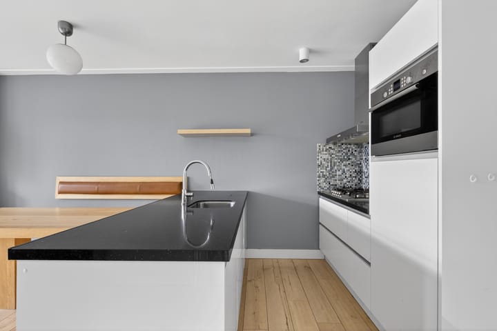 Photo 13 of Frederik Hendrikstraat 130-3