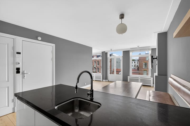 Photo 16 of Frederik Hendrikstraat 130-3