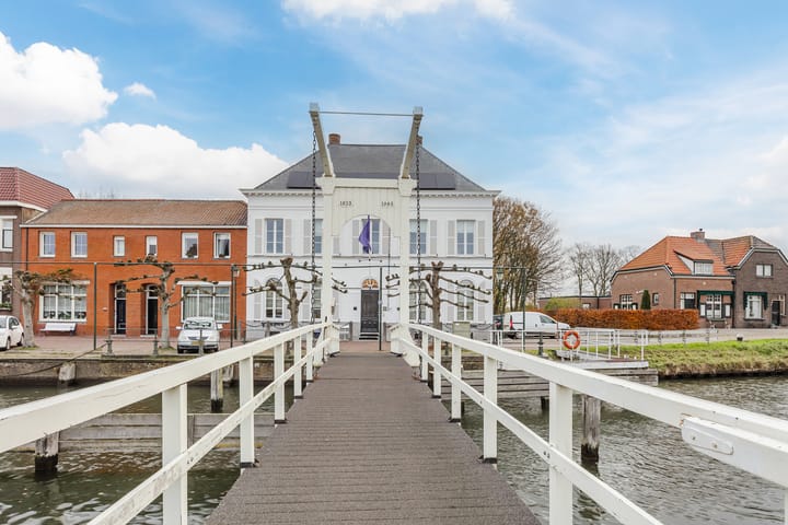 Foto 29 van van Milstraat 5