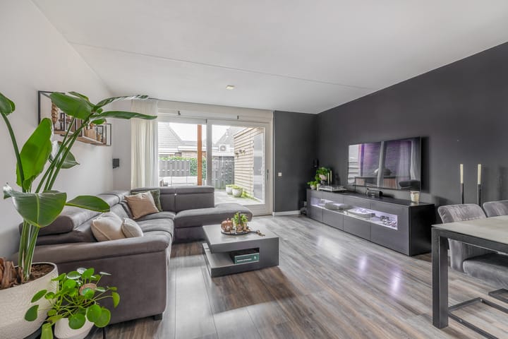 Photo 2 of Dorpsstraat 31