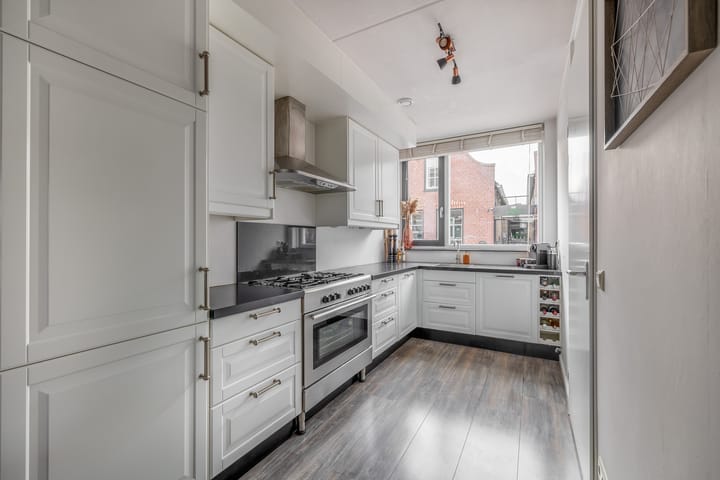 Photo 12 of Dorpsstraat 31