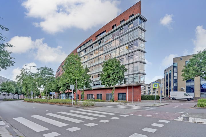 Dr. J.M. den Uyllaan 201