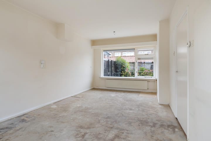 Photo 2 of Van Nijenrodestraat 33