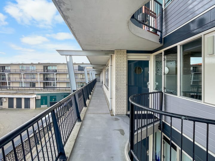 Photo 3 of Noordeinde 295