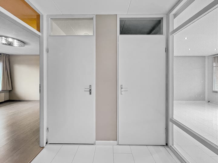 Photo 27 of Noordeinde 295