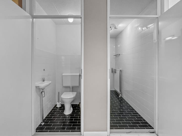 Photo 28 of Noordeinde 295