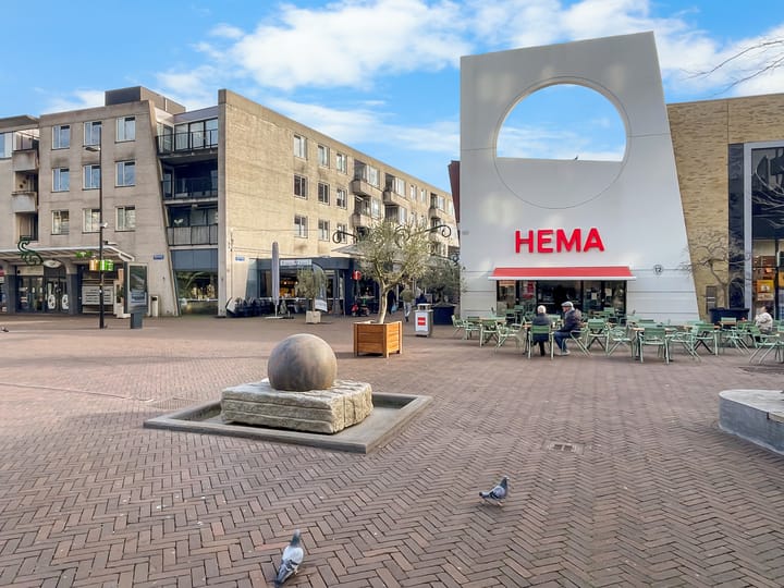 Photo 35 of Noordeinde 295