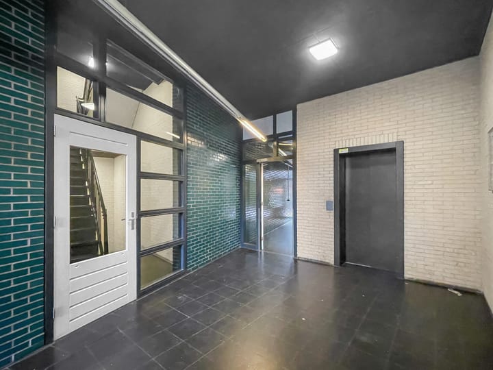 Photo 34 of Noordeinde 295