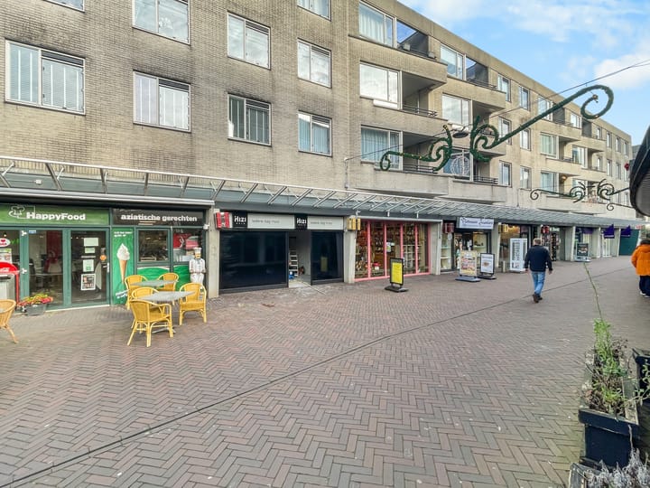 Photo 37 of Noordeinde 295