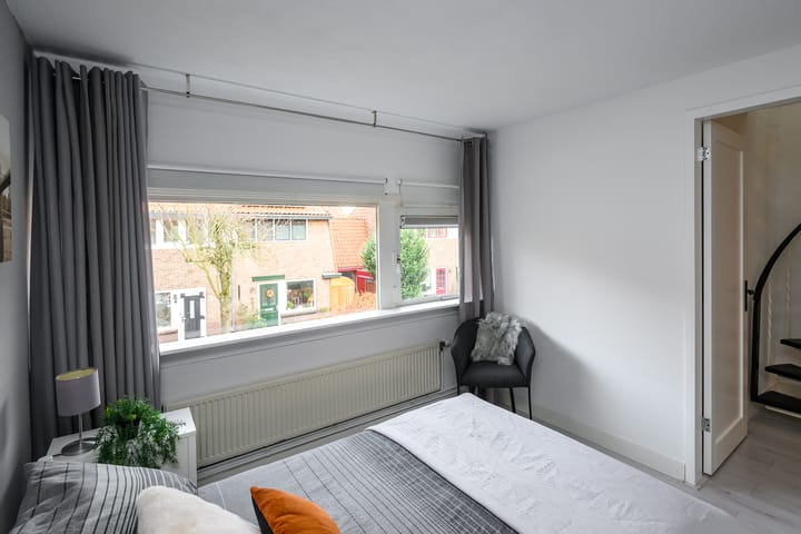 Photo 14 of Bellstraat 8