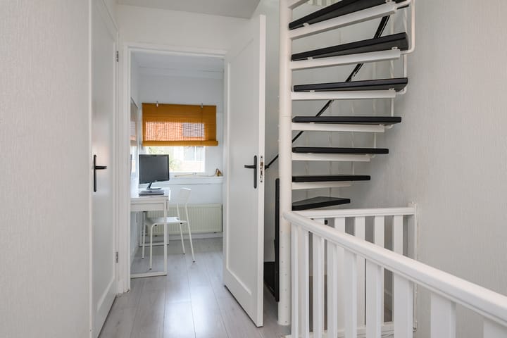 Photo 17 of Bellstraat 8