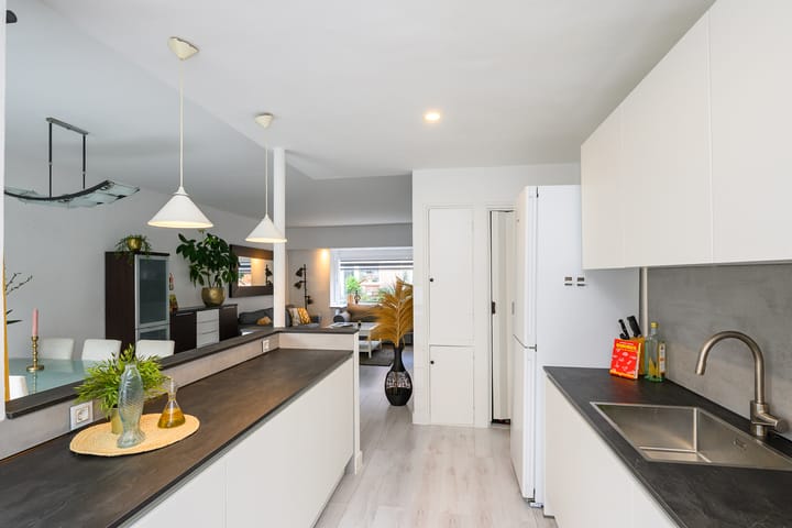 Photo 9 of Bellstraat 8