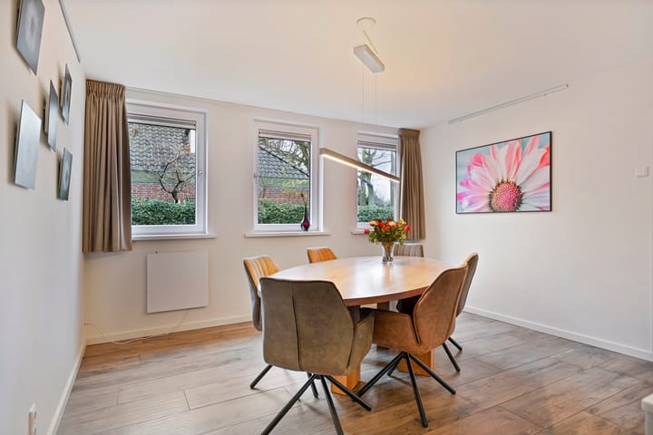 Photo 13 of Heilige Stoel 6705