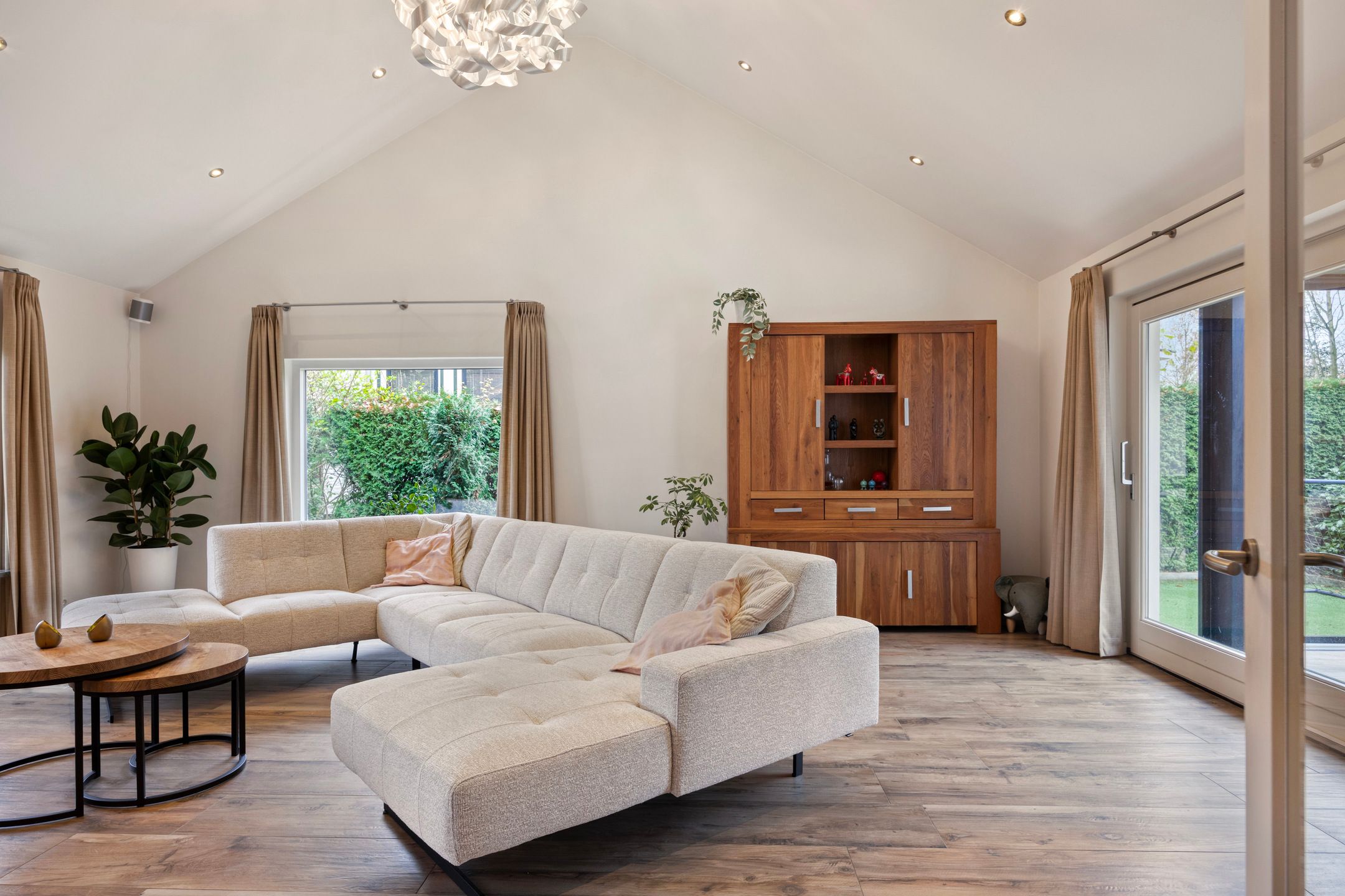 Foto 15 van Heilige Stoel 6705