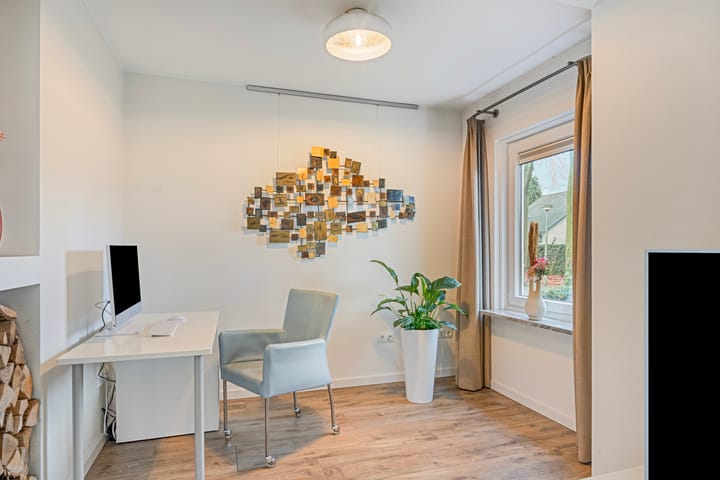 Photo 19 of Heilige Stoel 6705