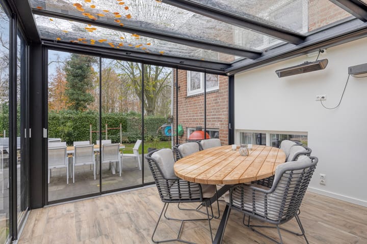 Photo 21 of Heilige Stoel 6705