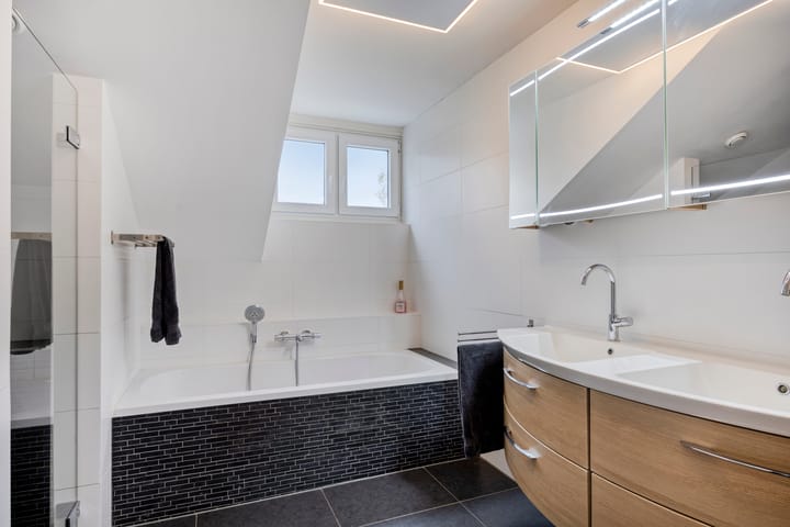 Photo 31 of Heilige Stoel 6705